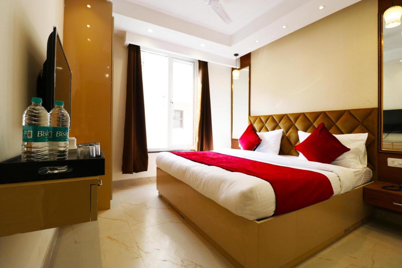 Hotel Leo Saffron - Pitampura Delhi  Dış mekan fotoğraf