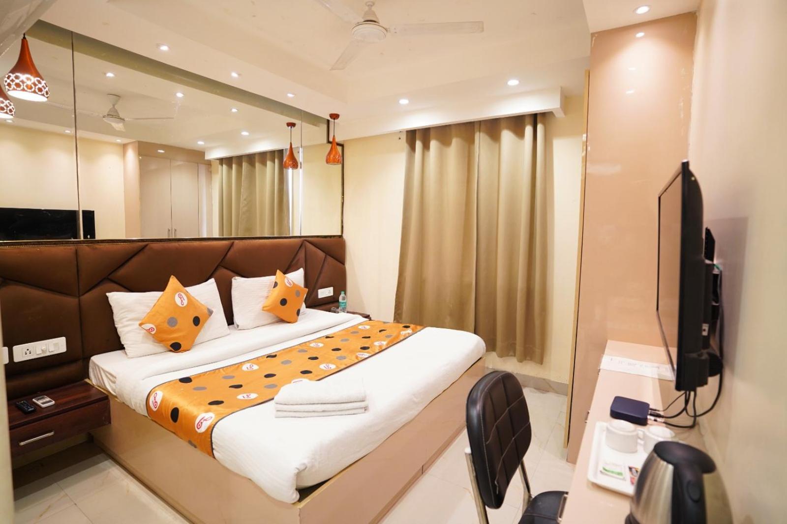 Hotel Leo Saffron - Pitampura Delhi  Dış mekan fotoğraf