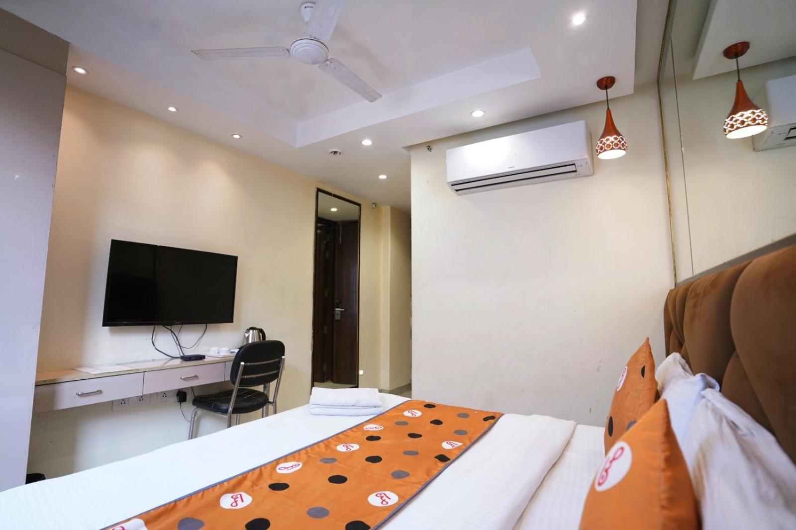 Hotel Leo Saffron - Pitampura Delhi  Dış mekan fotoğraf