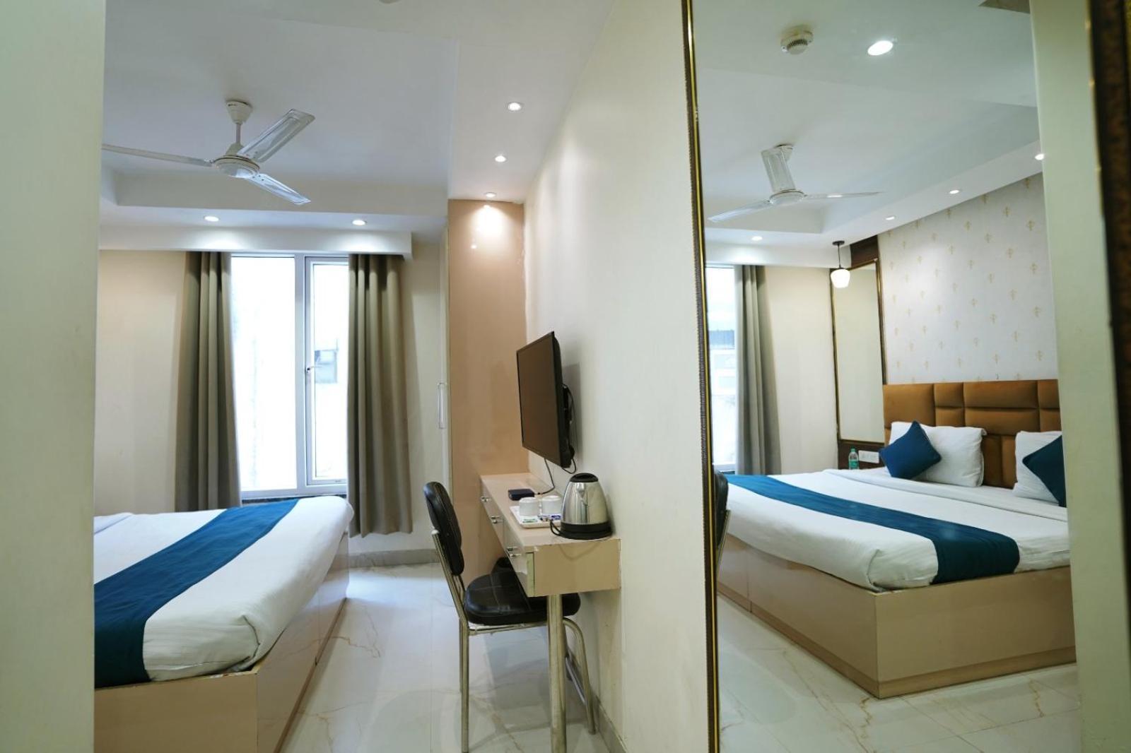 Hotel Leo Saffron - Pitampura Delhi  Dış mekan fotoğraf