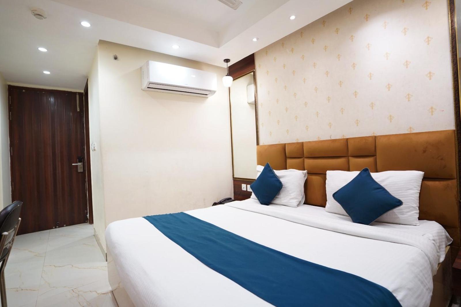 Hotel Leo Saffron - Pitampura Delhi  Dış mekan fotoğraf